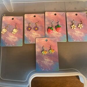 🩷Five cute earring sets.